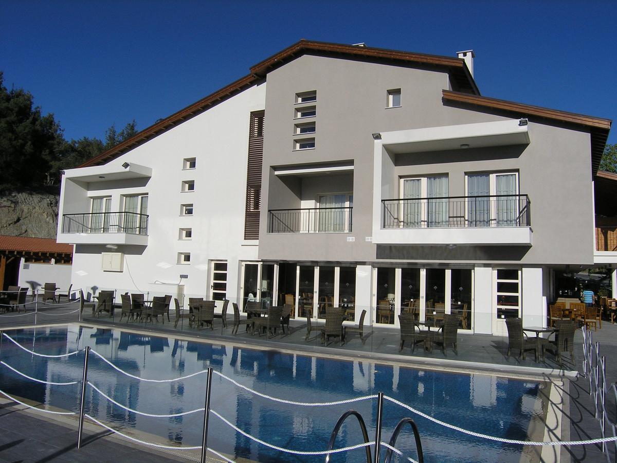 Livadia Hotel Kyperounta Exterior photo